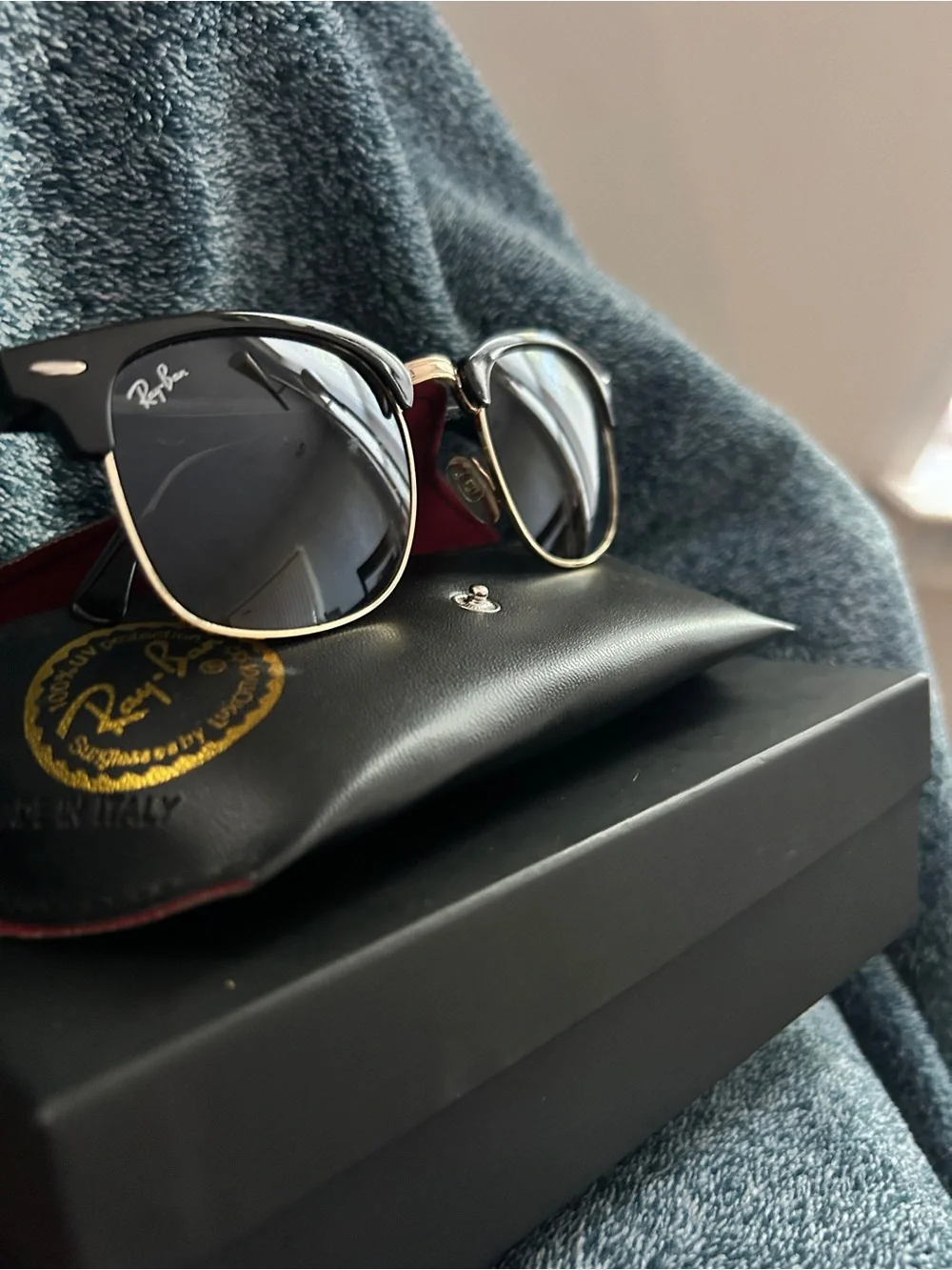 Ray-Ban RB3016 Clubmaster Sunglasses Black & Gold – Case + Box